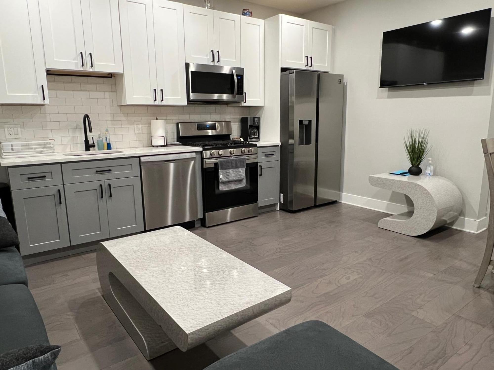 Charming 3Br 2Ba With Private Patio Apartment Philadelphia Bagian luar foto
